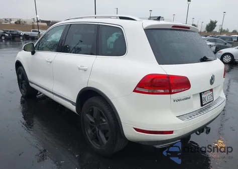 2011 Volkswagen Touareg Tdi Lux z USA, uszkodzony, nr VIN WVGFK9BP1BD001992